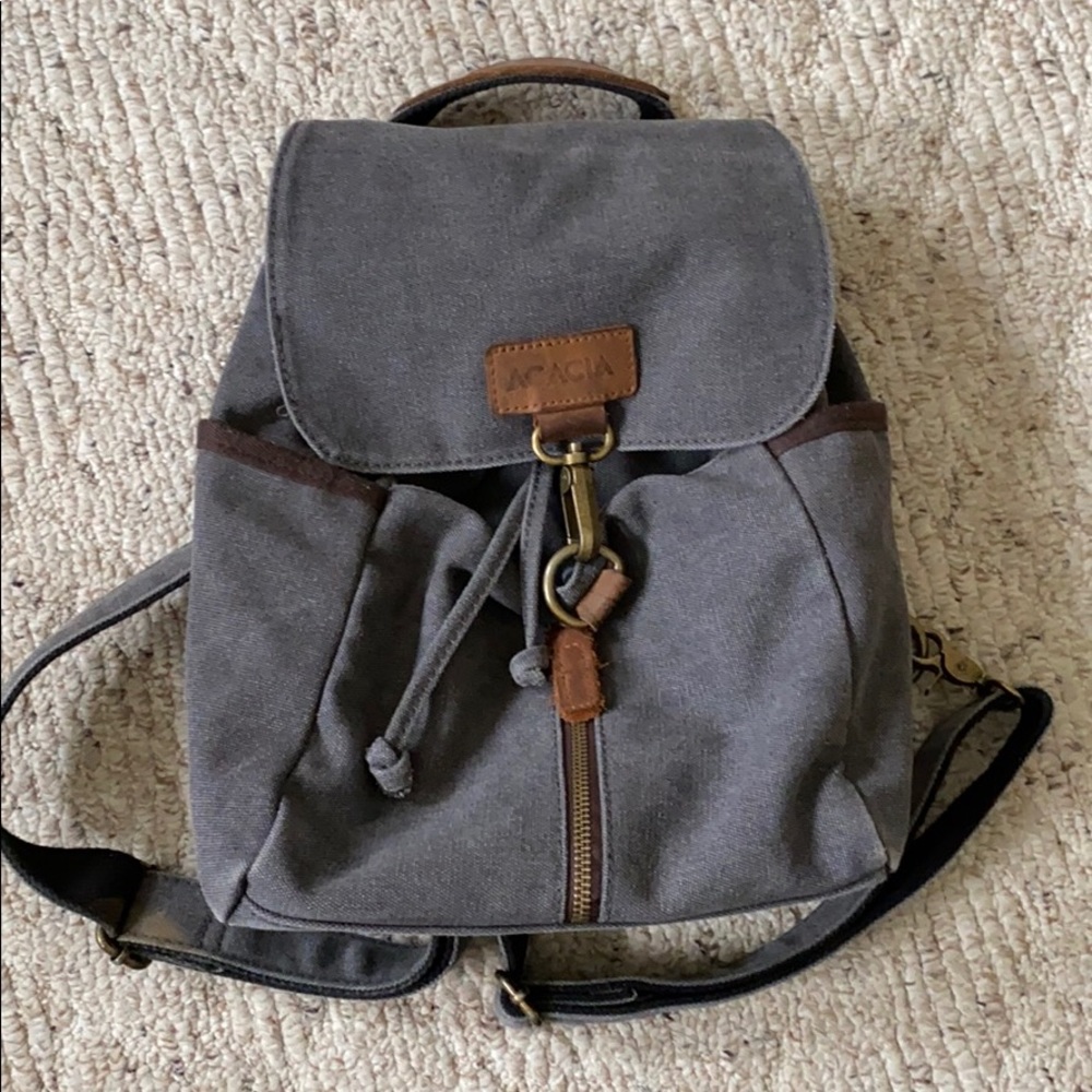 Acacia mini backpack